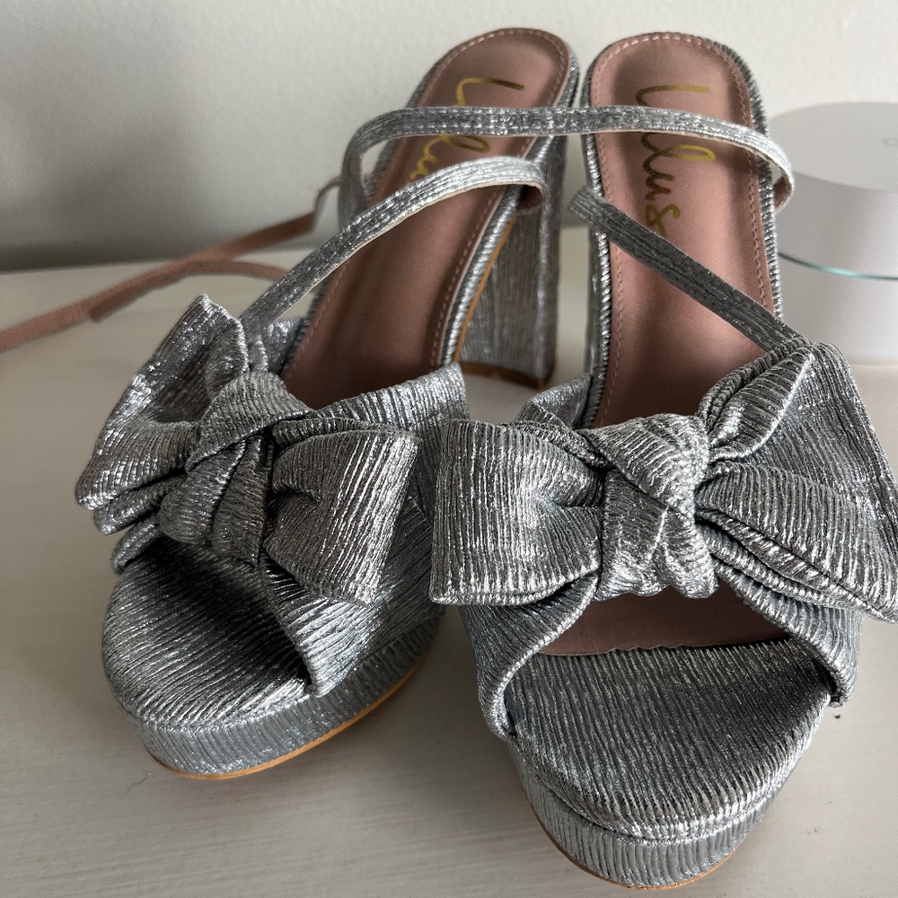 Lulus Sparkling Bow Heels